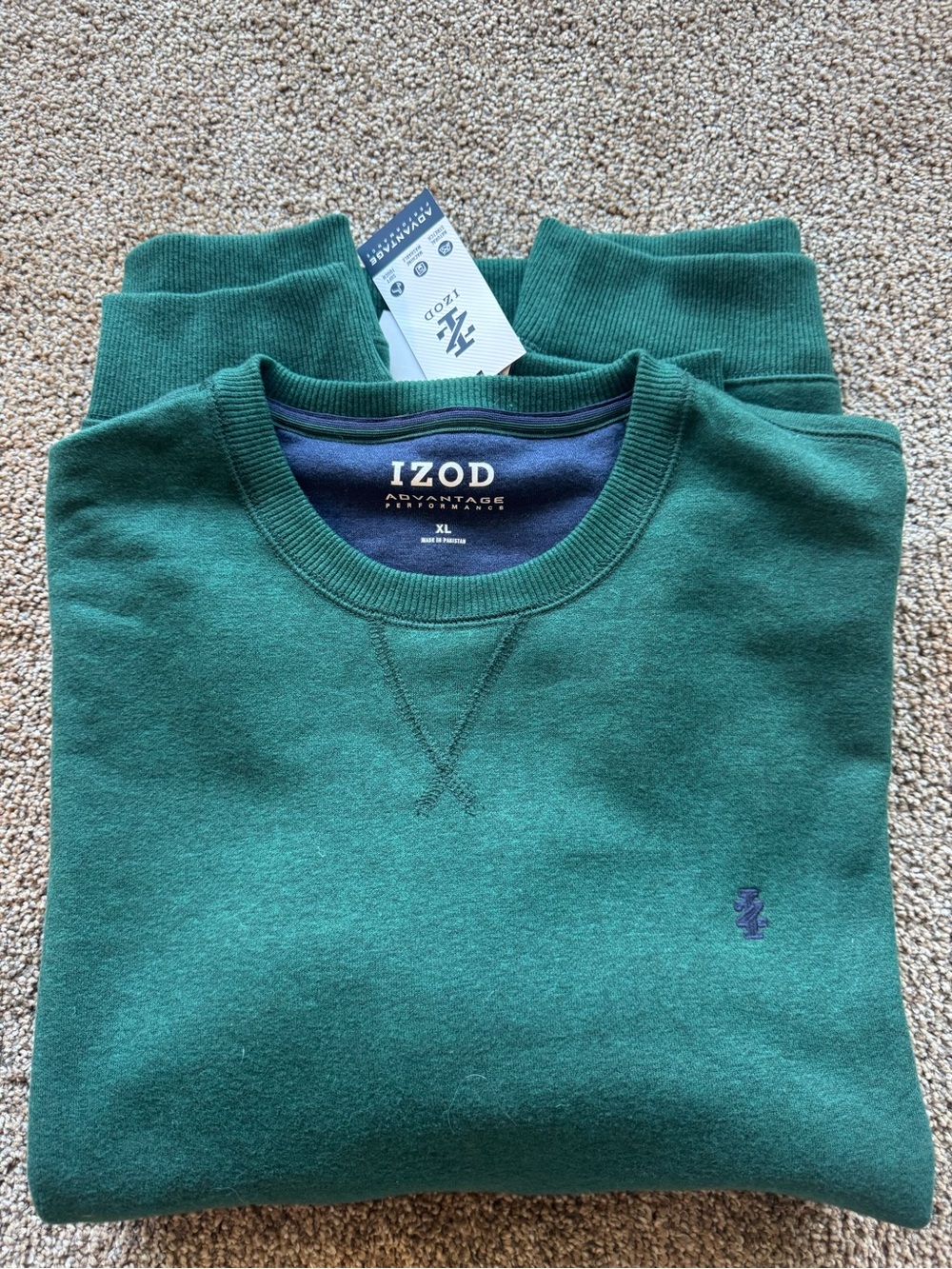 Izod Men’s Crewneck Sweatshirt in Green